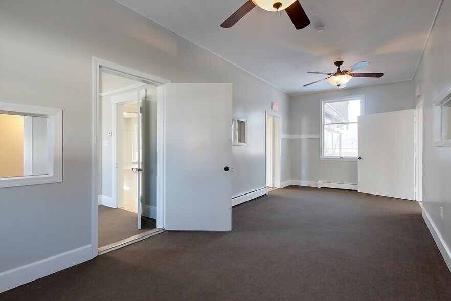 More Photos Of 7 Elm St, Townsend Office For Lease