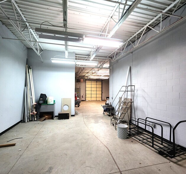 More Photos Of 2725 Tracy Rd, Northwood Light Manufacturing For Lease