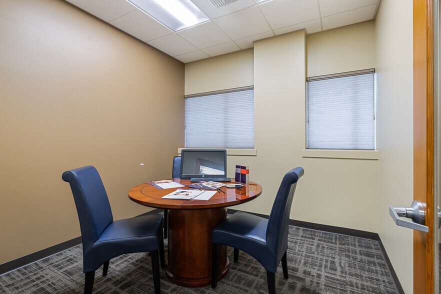 More Photos Of 1501 Cornwall Ave, Bellingham Bank For Sale