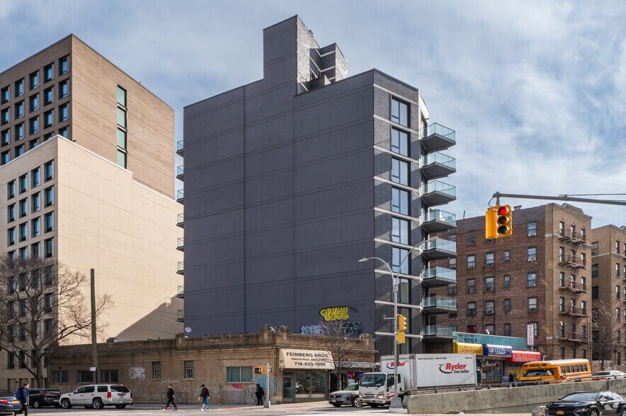 More Photos Of 33 Bedford Park Blvd, Bronx Apartments For Lease