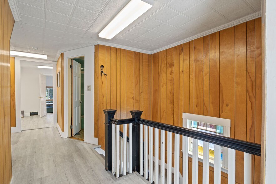 More Photos Of 10 Elm St, Gorham Office For Sale