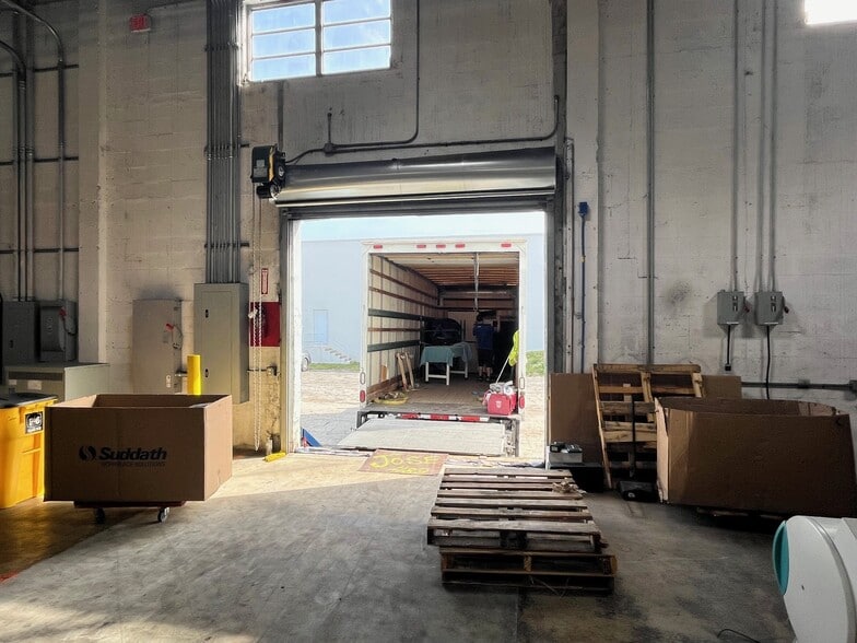 More Photos Of 5295 NW 163rd St, Miami Lakes Warehouse For Lease