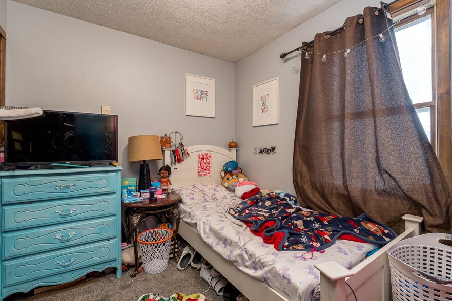 More Photos Of 10 1st Ave NW, Wells Multifamily For Sale