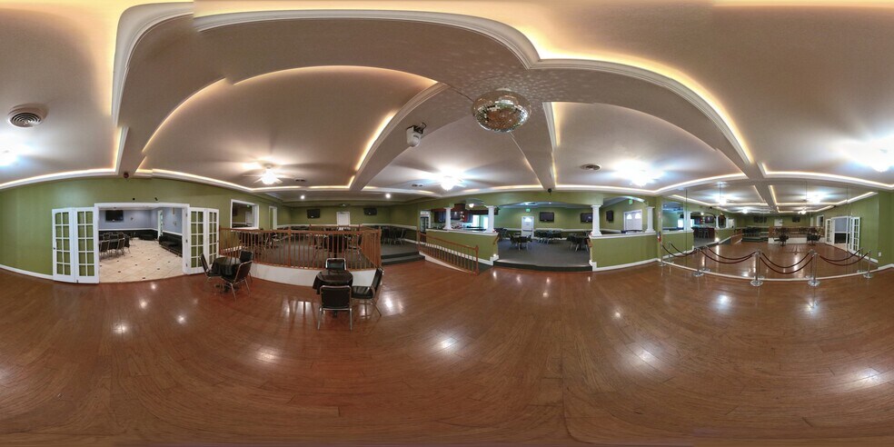 More Photos Of 7670 Hawthorne Rd, La Plata Bar For Sale