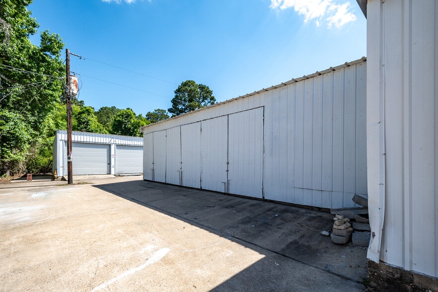 More Photos Of 14310 US-190, Onalaska General Retail For Sale