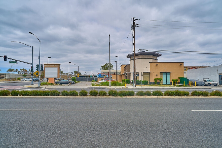 More Photos Of 11759 Carson St, Lakewood Convenience Store For Sale