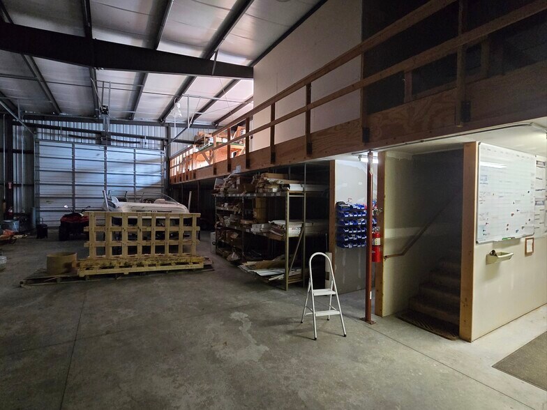 More Photos Of 855 Industrial Dr, Mondovi Distribution For Lease