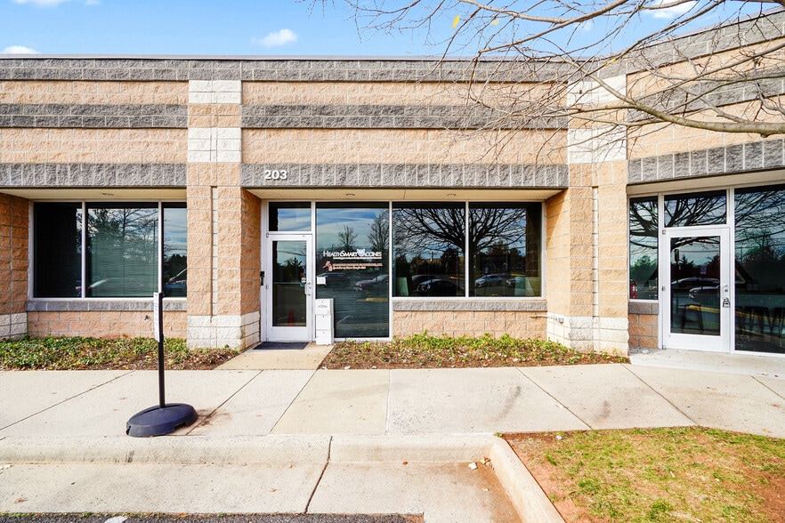 More Photos Of 4437 Brookfield Corporate Dr, Chantilly Medical For Sale