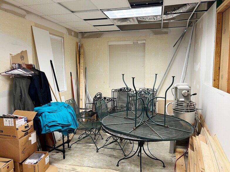 More Photos Of 221 4th St, Ironton Freestanding For Sale