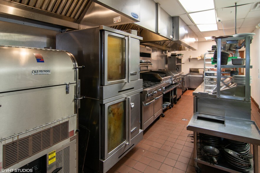 More Photos Of 30 S La Grange Rd, La Grange Restaurant For Sale