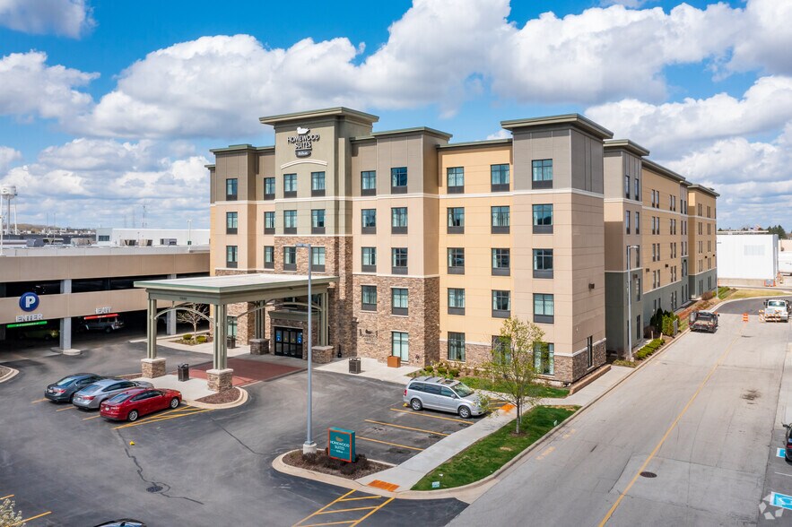 More Photos Of 11500 W Burleigh St, Wauwatosa Unknown For Lease