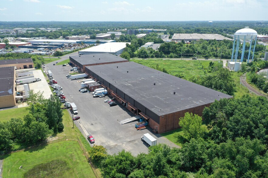More Photos Of 8295-8301 National Hwy, Pennsauken Warehouse For Lease