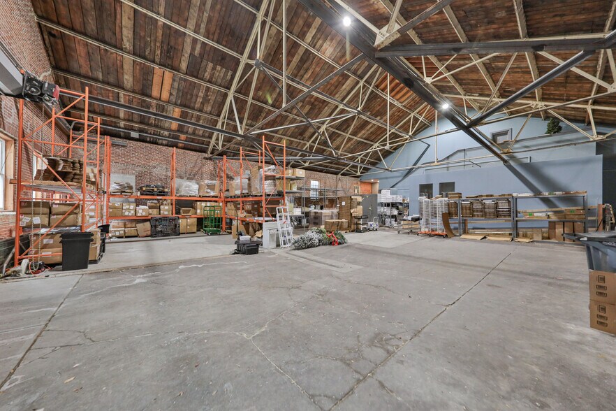 More Photos Of 913-925 Northampton St, Easton Storefront For Sale