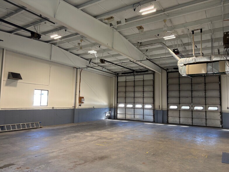 More Photos Of 86 Elm St, Hopkinton Flex For Lease