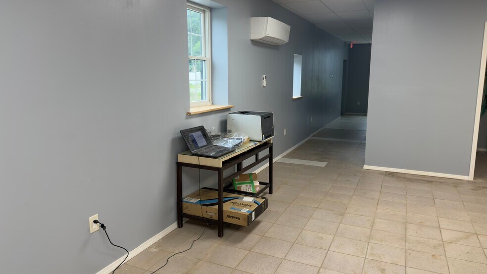 More Photos Of 2800 Delano St, Pensacola Warehouse For Lease