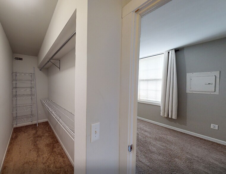 More Photos Of 842-852 N High St, Columbus Storefront Retail Residential For Sale