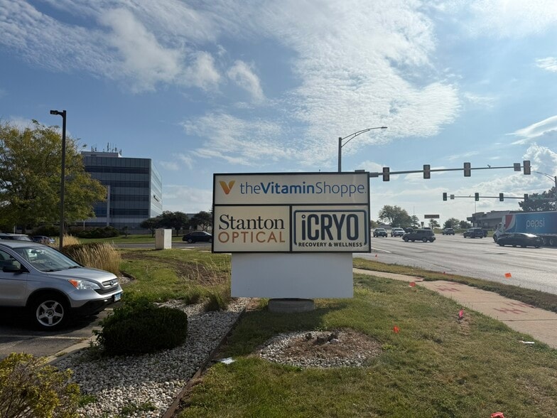 More Photos Of 5946 E State St, Rockford Freestanding For Sale