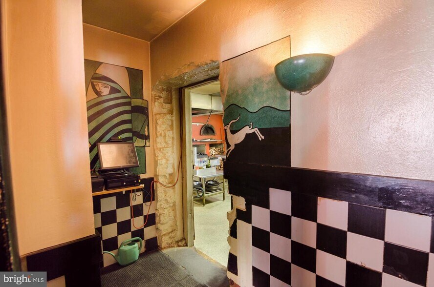 More Photos Of 201 E German St, Shepherdstown Storefront For Sale