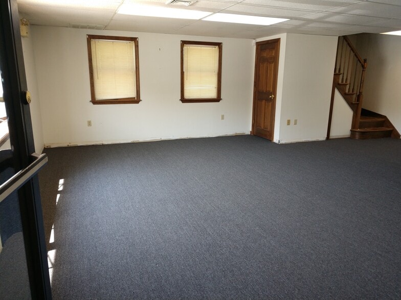 More Photos Of 34 Academy Hill Rd, Plainfield Office For Sale