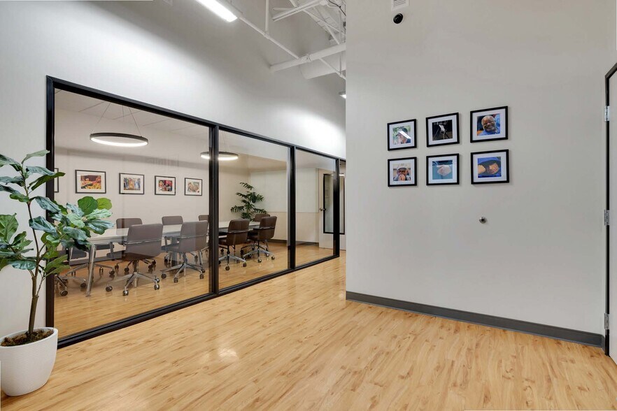 More Photos Of 3000 Race St, Fort Worth Office For Lease