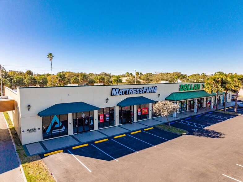 Primary Photo Of 701 21st St, Vero Beach General Retail For Lease