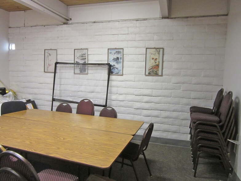 More Photos Of 238 E Church St, Stockton Office For Sale