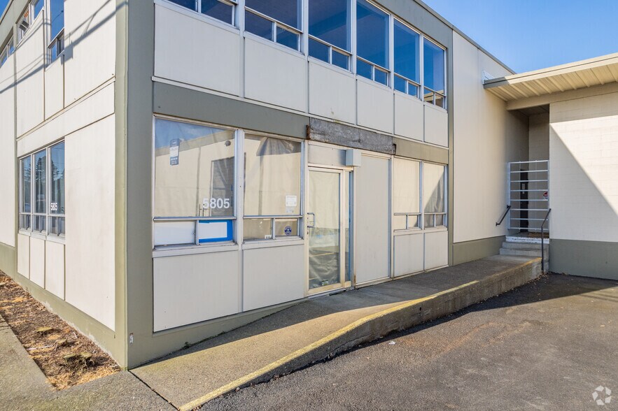 More Photos Of 5805 SW Hood Ave, Portland Warehouse For Lease