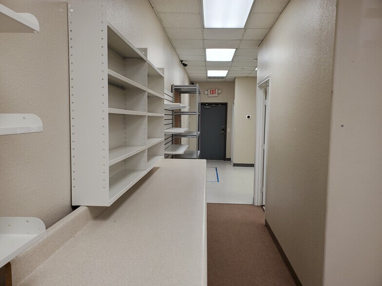 More Photos Of 405 E Parkwood Ave, Friendswood Office For Lease