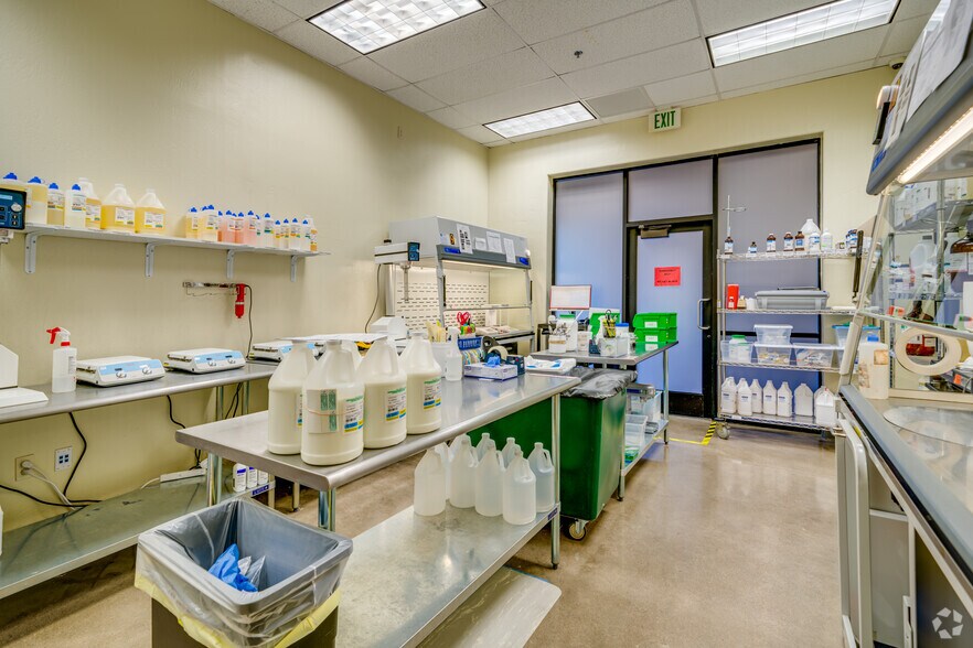 More Photos Of 711 E Carefree Hwy, Phoenix Unknown For Lease