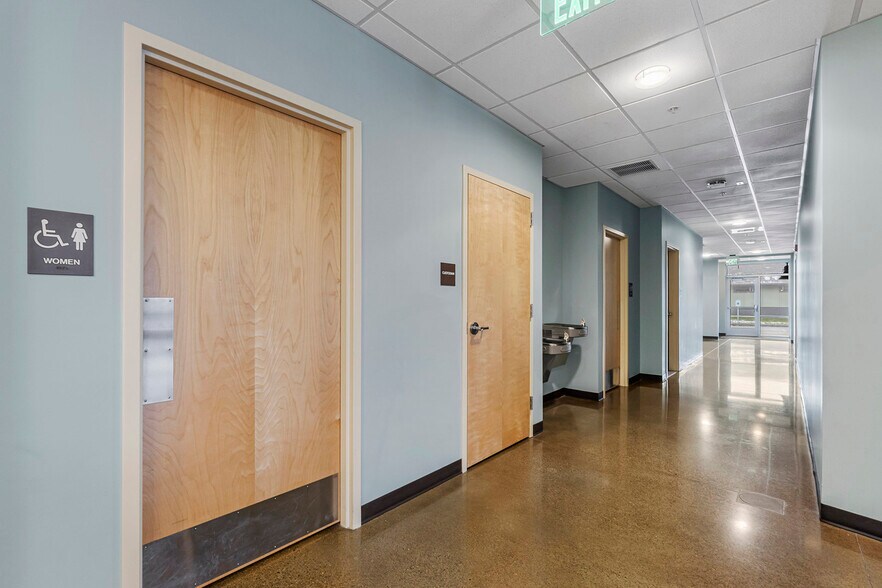 More Photos Of 8382 N Wayne Dr, Hayden Medical For Sale