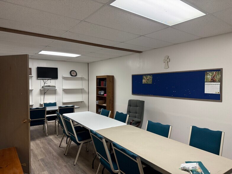 More Photos Of 2717 W Broadway Ave, Enid Religious Facility For Sale