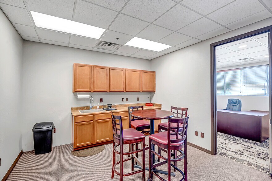 More Photos Of 4521 E Jensen St, Mesa Light Manufacturing For Lease