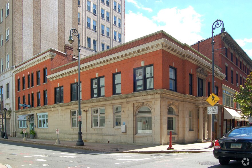 More Photos Of 171-175 Orange St, New Haven Office Residential For Lease