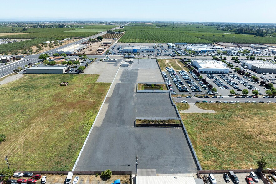 More Photos Of 4813 McHenry Ave, Modesto Auto Dealership For Lease