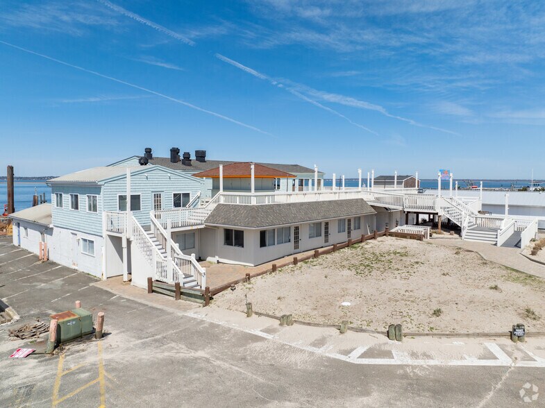 More Photos Of 363 Beach rd, Hampton Bays Restaurant For Lease