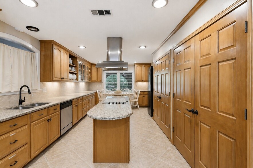 More Photos Of 8450 Prine Ln, Magnolia Light Distribution For Sale