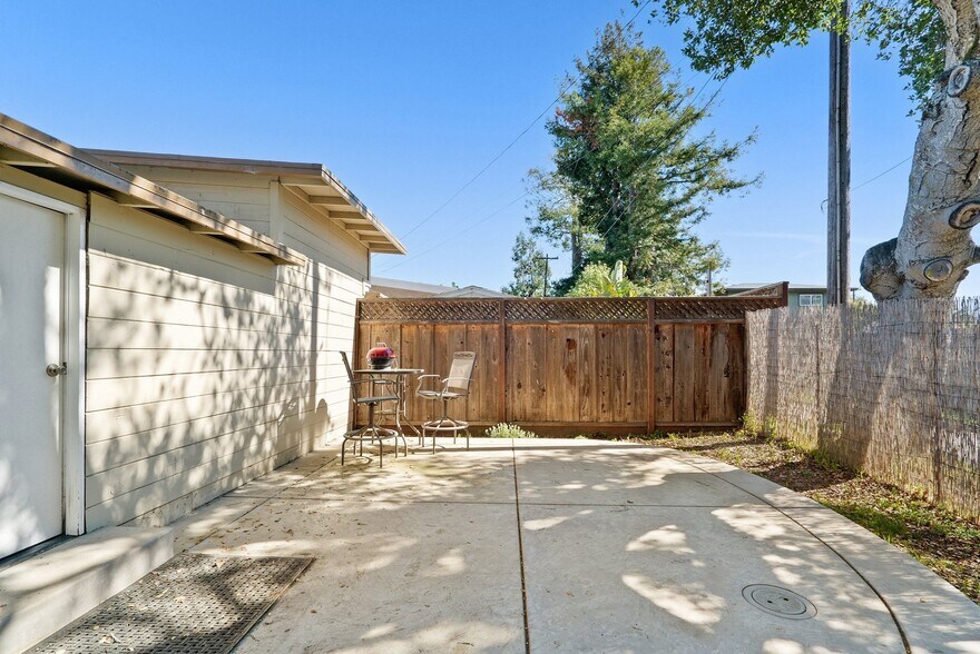 More Photos Of 420 Capitola Road Ext, Santa Cruz Apartments For Sale