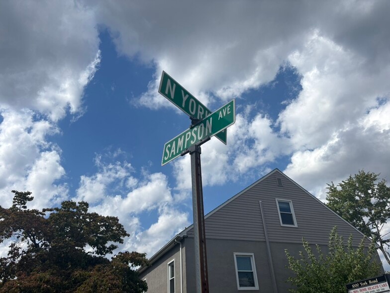 More Photos Of 1000 N York Rd, Willow Grove Office Residential For Lease