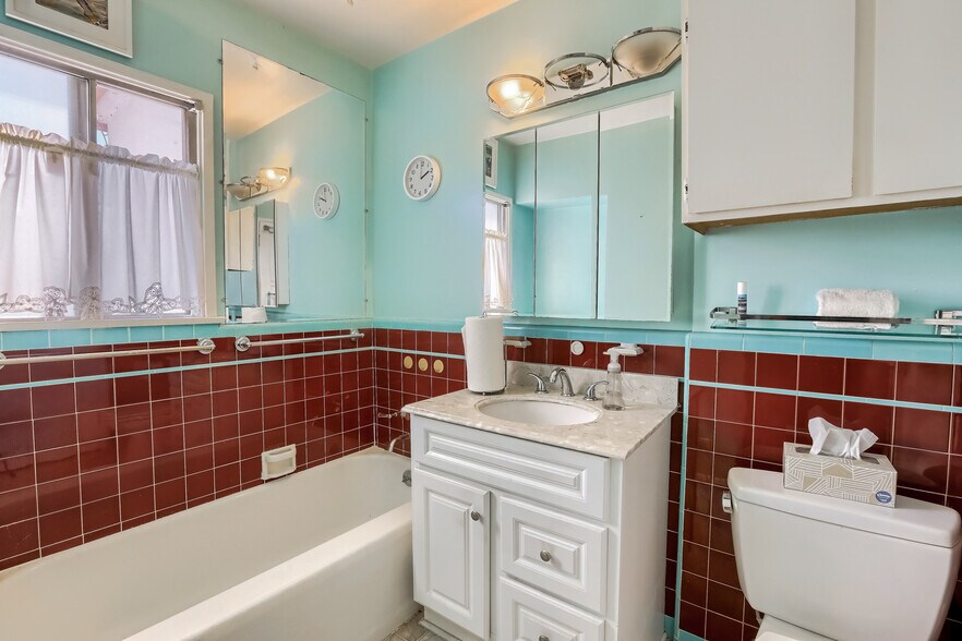 More Photos Of 4381-4385 Overland Ave, Culver City Office Residential For Sale