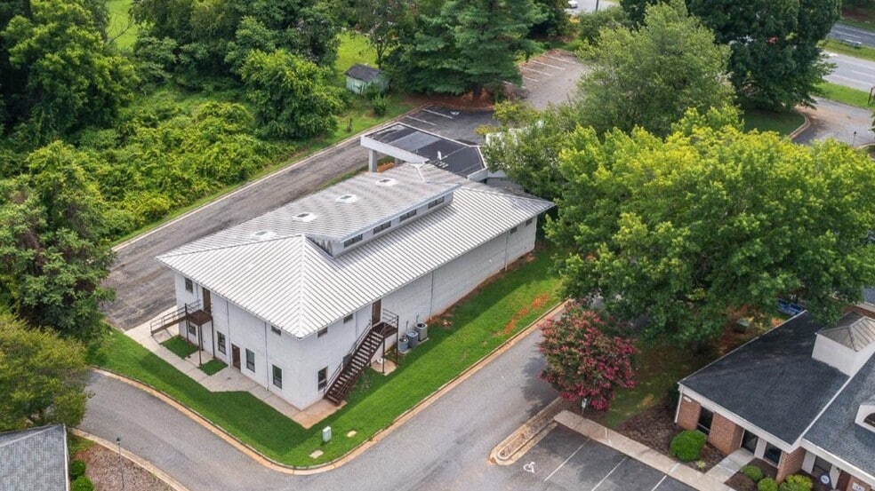 More Photos Of 7327 Timberlake Rd, Lynchburg Medical For Sale