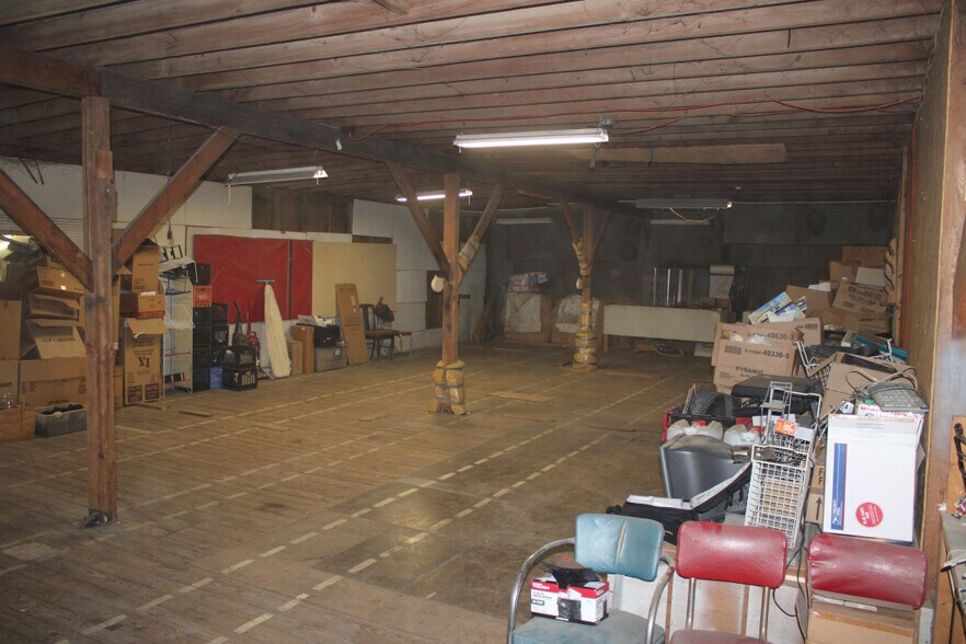 More Photos Of 10543 Old Lake Rd, Lake City Service Station For Sale