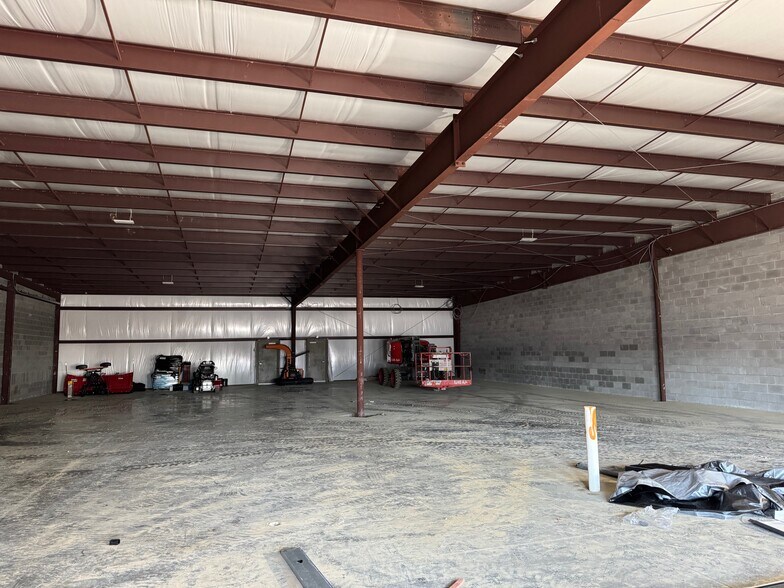 More Photos Of 3630 Ohara Rd, Erlanger Flex For Sale