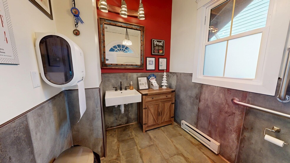 More Photos Of 310 N Talbot St, Saint Michaels Flex For Lease
