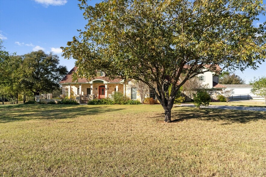 More Photos Of 1092 FM 3000, Elgin Specialty For Sale