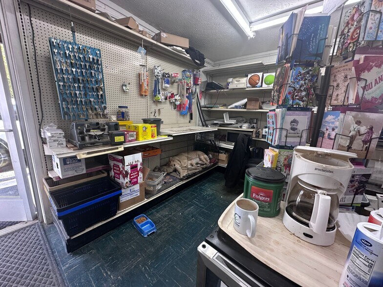 More Photos Of 8925 S Kasson St, Cedar General Retail For Sale