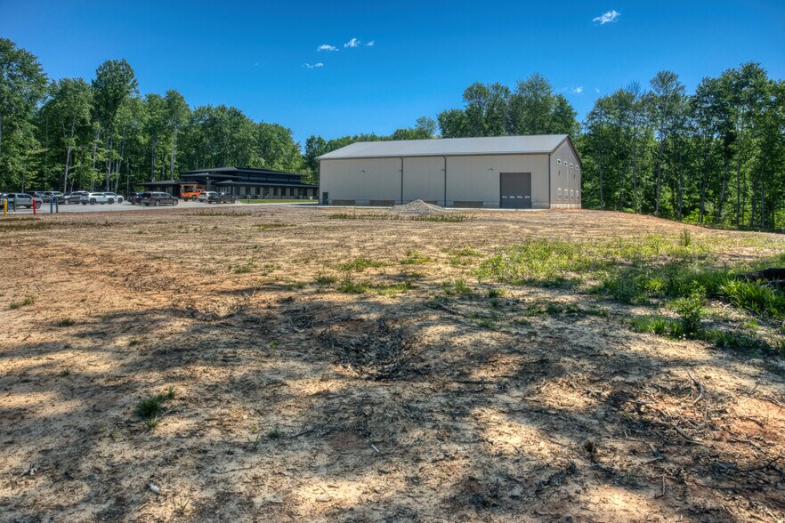 More Photos Of 192 Thunder Rd, Williamstown Land For Lease