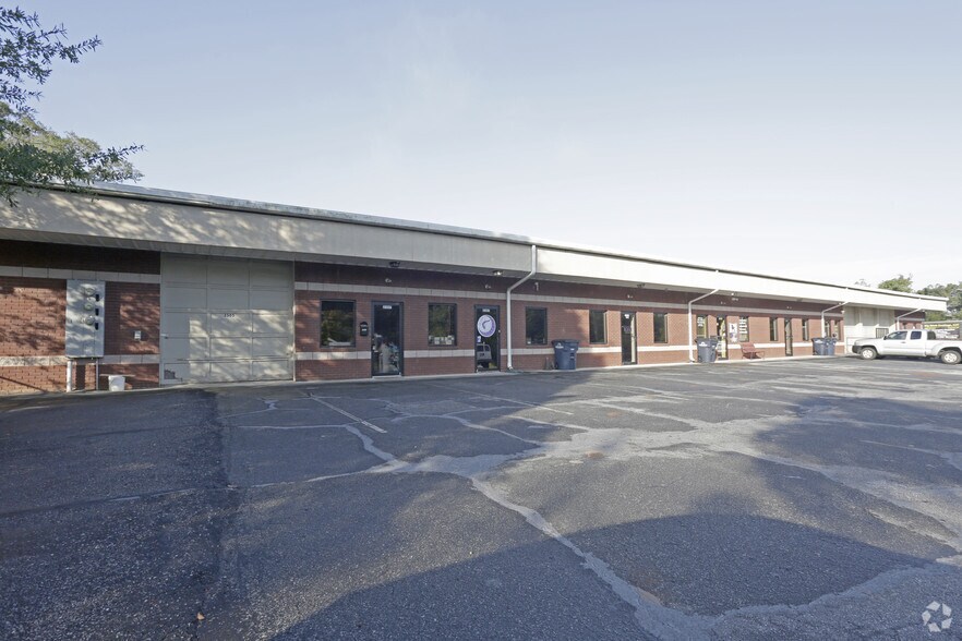 More Photos Of 2505-2521 Whitehall Ave, Anderson Flex For Lease