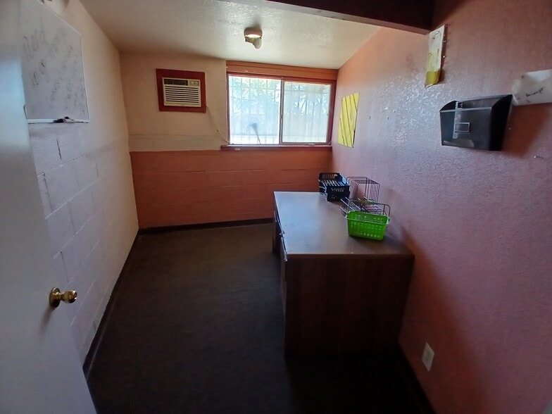 More Photos Of 690 W Esplanade Ave, San Jacinto Freestanding For Sale