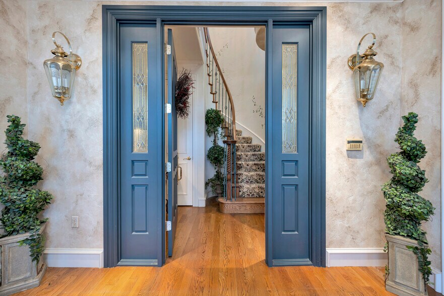 More Photos Of 504 N Euless Main St, Euless Carwash For Sale