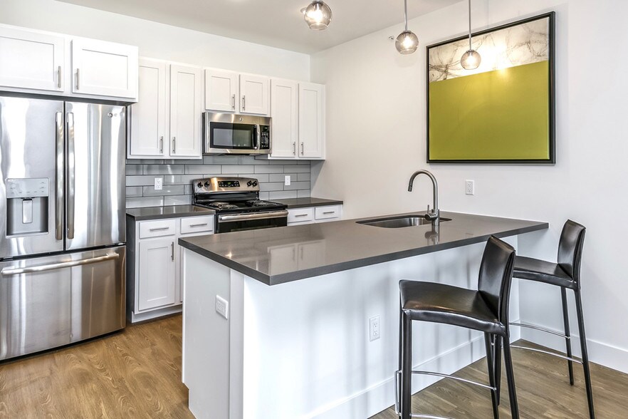 More Photos Of 1415 Cuming St NE, Omaha Apartments For Lease